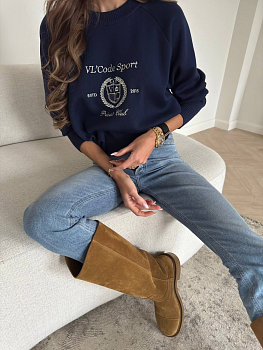 Свитшот с вышивкой